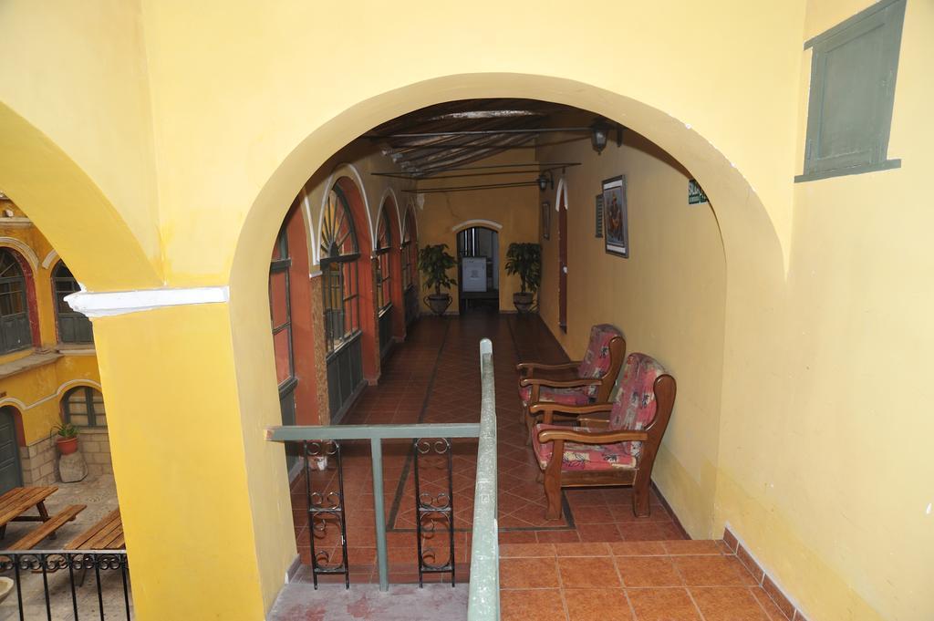Hostal La Casona Потосі Екстер'єр фото